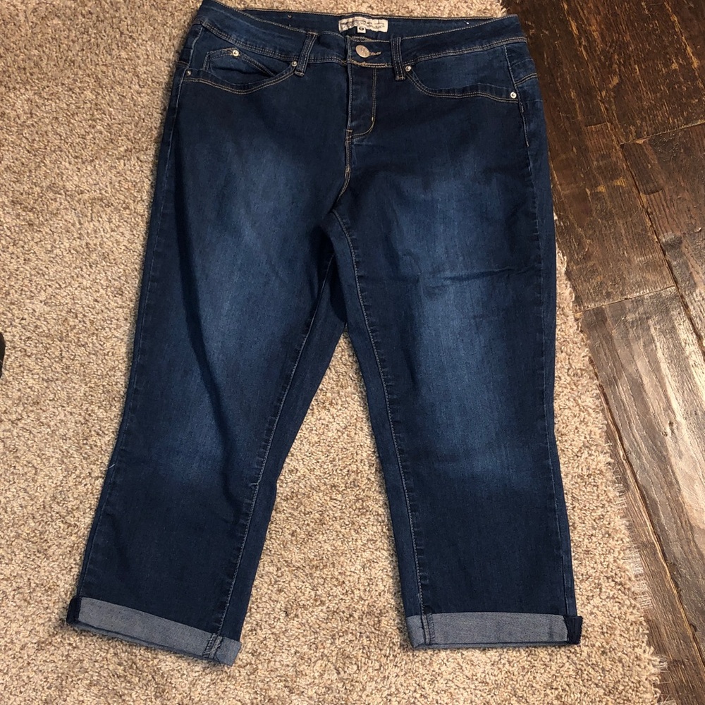 Royalty For Me Deep Indigo Jeans. WannaBettaButt
Size 6